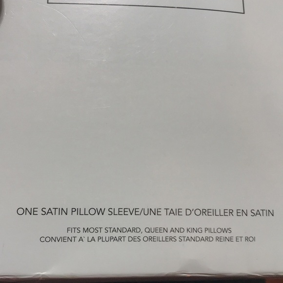 NWT Silked Pillow Case - Picture 10 of 12